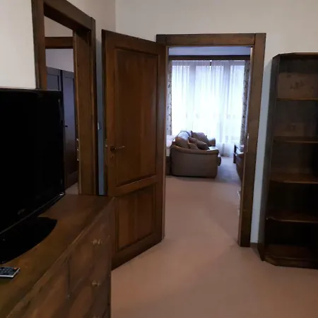 Kuka Apartment *